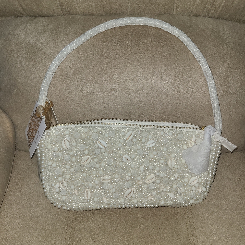 Viral White Beaded Shoulder Bag with Shells And Pearls